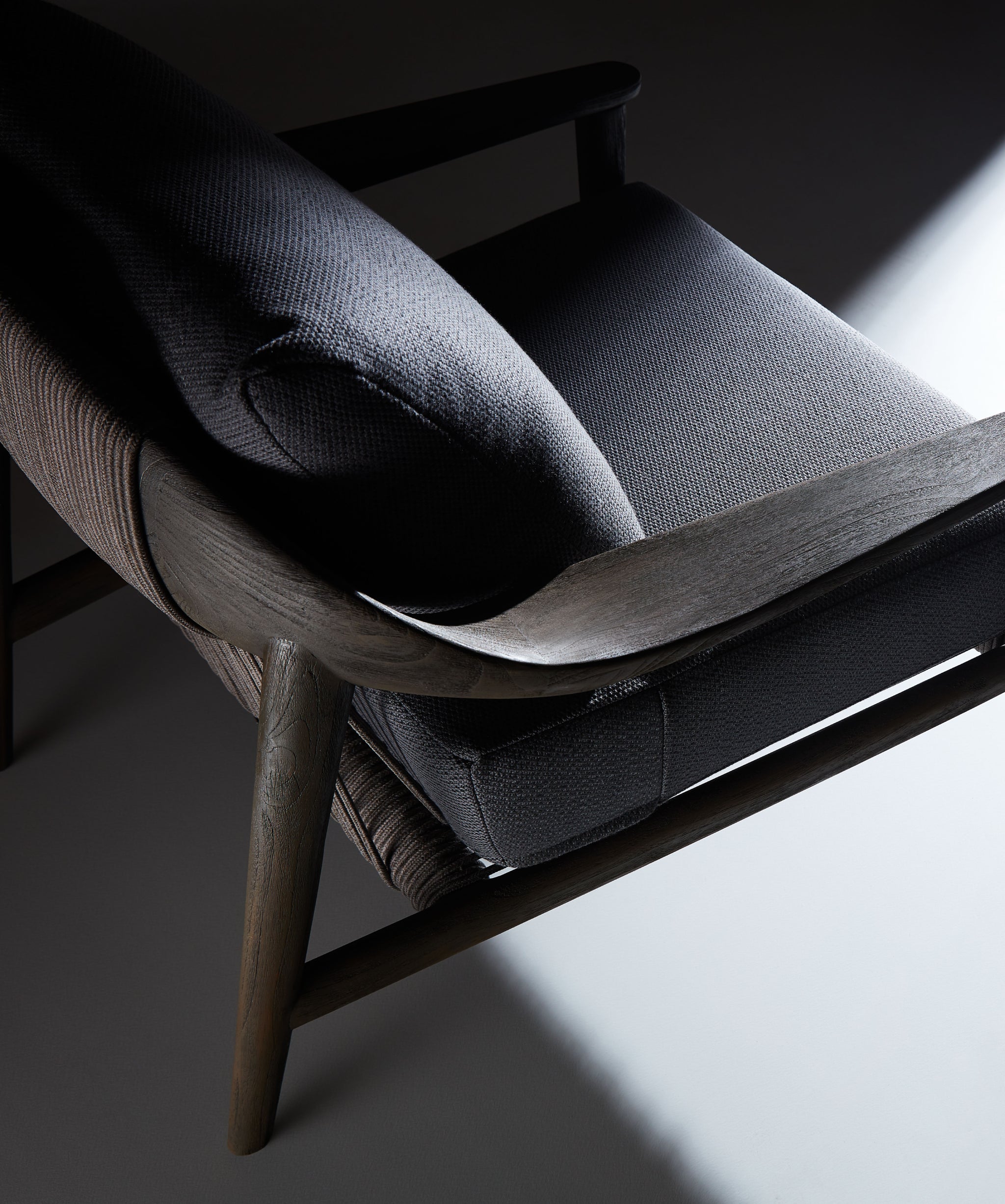 Leo Single Sofa